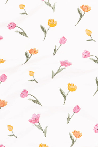 Women's Relaxed Fit V-Neck in Tulip