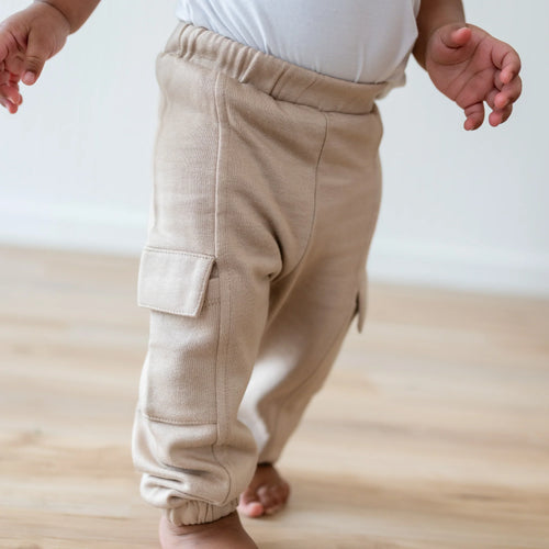 Fleece Cargo Pants in Almond