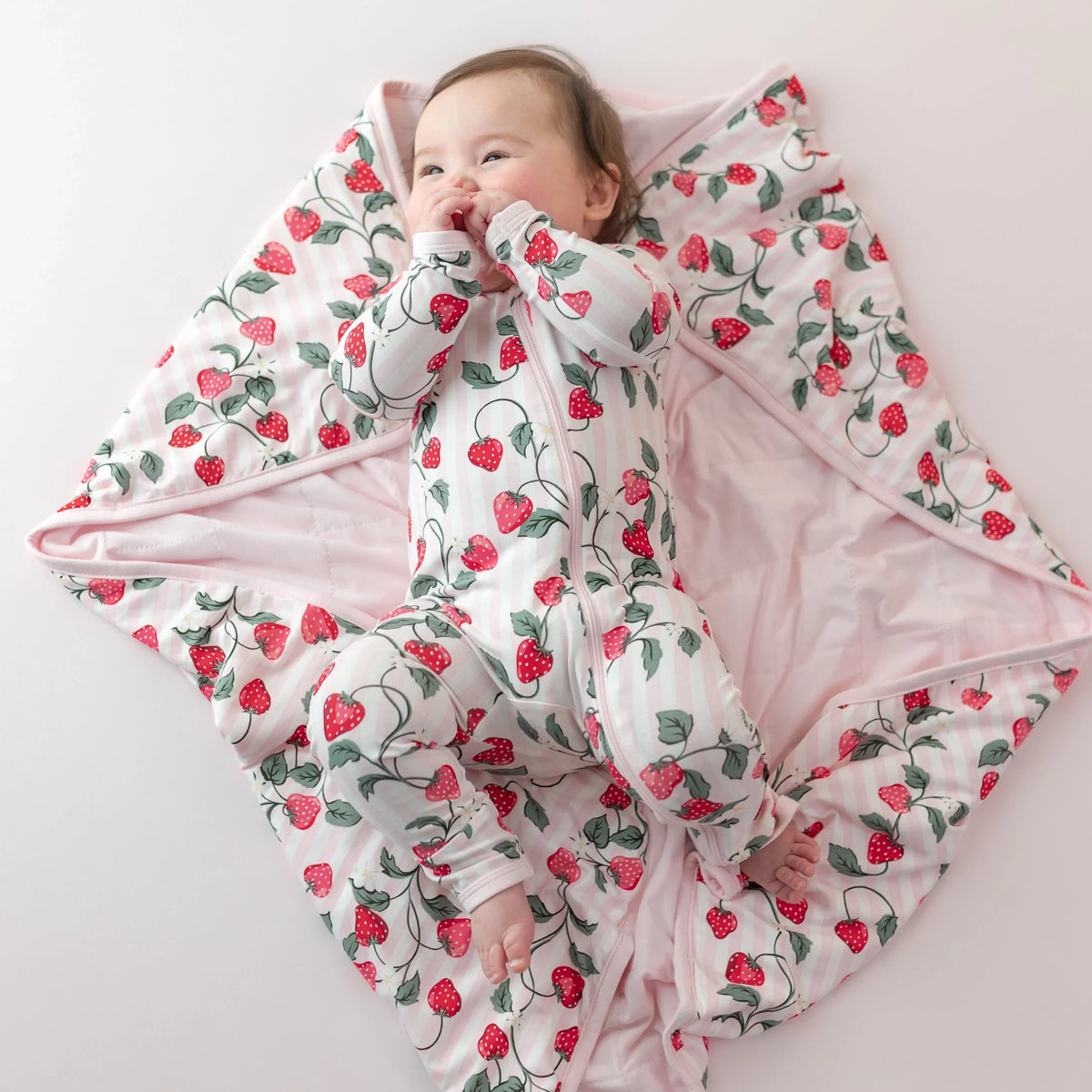 Baby Blanket in Strawberry Fields 1.0
